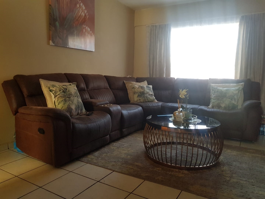 2 Bedroom Property for Sale in Rustenburg Central North West